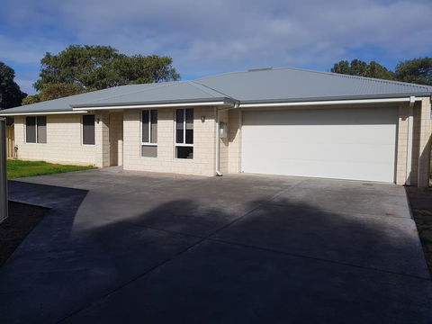 Towncrackers Guest House - Accommodation Search 0