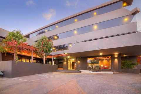 Townhouse Hotel - Accommodation Search 3