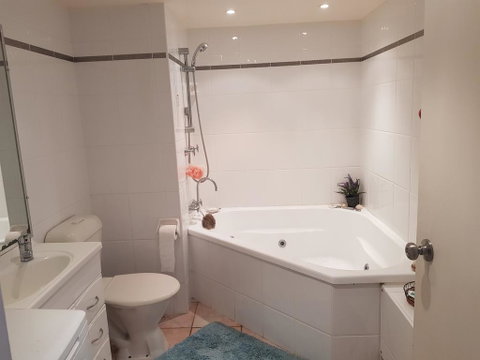 Trafalgar Towers - Accommodation Search 1