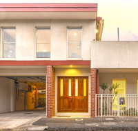 Tranquil Townhouse in Port Melbourne - Accommodation Search