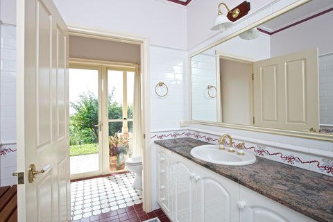 Tranquill Garden Hideaway - Accommodation Search 3