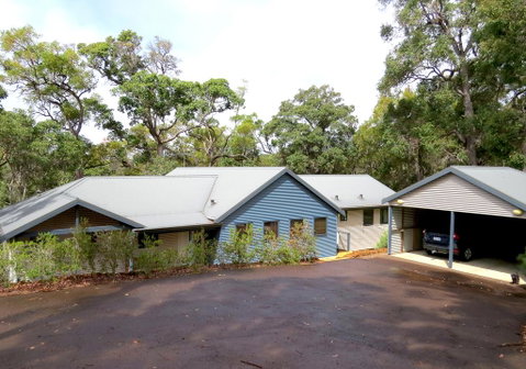 Treehouse - 3 Acre Elevated Nature Setting - Accommodation Search 1