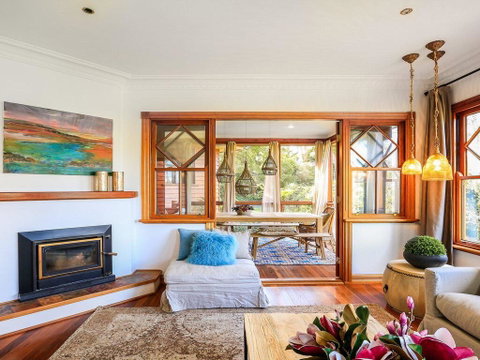 Treetops - Elegant, Inviting, Designer, Cedar Home - Accommodation Search 0