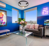 Trendy And Central One Bed Apartment With Views - Accommodation Search