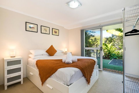 Tropical Townhouse With Two Courtyards And Pool - Accommodation Search 1