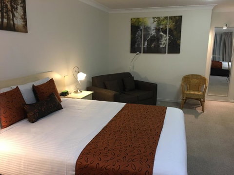 Tuckerbox Motor Inn - Accommodation Search 0