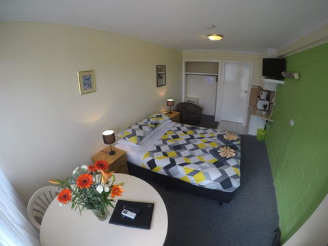 Turn-in Motel - Accommodation Search 0