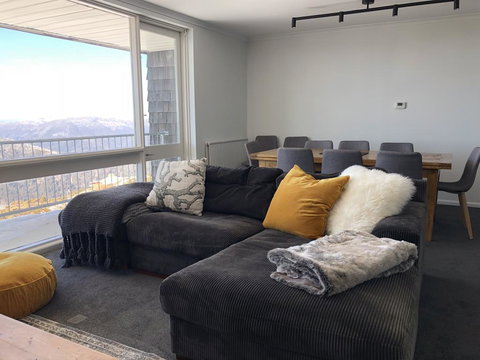 Twin Towers 701A - Accommodation Search 3