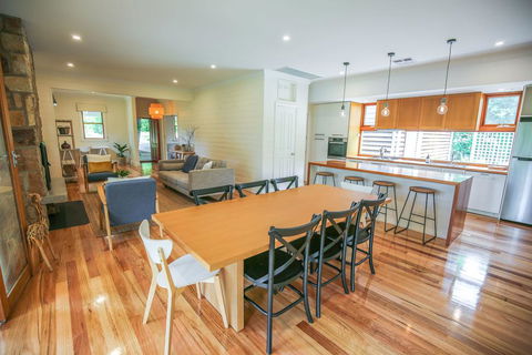 Two Oaks - Accommodation Search 1