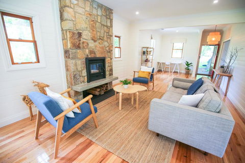 Two Oaks - Accommodation Search 0
