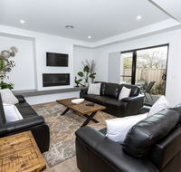 TWO TEN Sleeps 10 Luxury CBD Accommodation - Accommodation Search