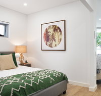 Ultra Modern Studio Suite with Balcony Near Shops - Accommodation Search