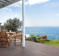 Unbelievable Clifftop Townhouse with Ocean Views - Accommodation Search