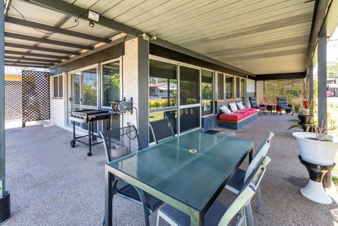 Unique Getaway 300m To Bribie Foreshore, Bongaree - Accommodation Search 1