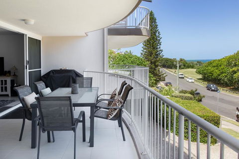 Unit 2 Point Break Apartments, 1-3 Point Arkwright, Linen Incl - Accommodation Search 2