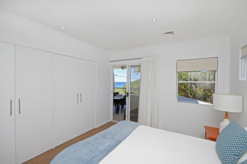 Unit 2, Beach Gallery, 9 Andrew Street Point Arkwright, 500 BOND, LINEN SUPPLIED - Accommodation Search 3