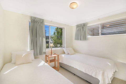 Unit 3 At 4 Pelican Street, Peregian Beach, Noosa Shire - Accommodation Search 2