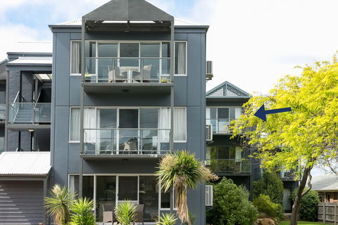 Unit 9 Bellevue - Accommodation Search 1