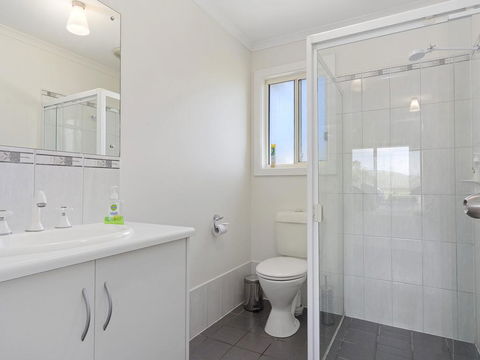 VALLEY VIEWS - 10 Valley Heights Drive - Accommodation Search 0