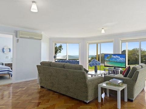 VALLEY VIEWS - 10 Valley Heights Drive - Accommodation Search 3