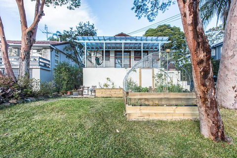 Vibrant Oversized Studio In Leafy Balgowlah - Accommodation Search 1