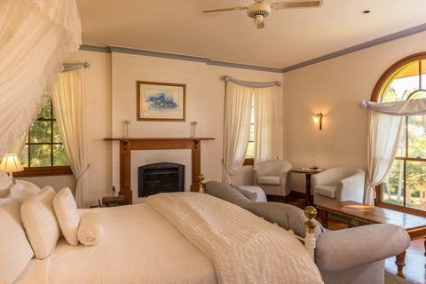Victoria's At Ewingsdale - Accommodation Search 3