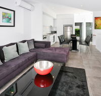 Views from Red Hill - Modern and Spacious Split-Level Executive 3BR Red Hill Apartment Close to CBD - Accommodation Search