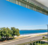 VIEWS VIEWS VIEWS Front Top Floor Waterfront Unit - Chnook Apartments South Esp Bongaree - Accommodation Search