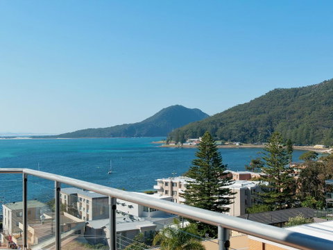 Views, Views & More Views, Sub-Penthouse In Shoal Bay - Accommodation Search 1