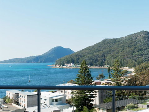 Views, Views & More Views, Sub-Penthouse In Shoal Bay - Accommodation Search 0