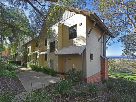 Villa 2br 540 Greenview Resort Condo Located Within Cypress Lakes Resort Nothing Is More Central - Accommodation Search 3