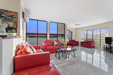 Villa De Marseilles - Melbourne - Accommodation Search 3