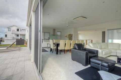 Villa Moyne - Located In A Quiet Cul De Sac And Designed For Beach Families - Accommodation Search 3