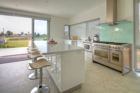 Villa Moyne - Located In A Quiet Cul De Sac And Designed For Beach Families - Accommodation Search 1