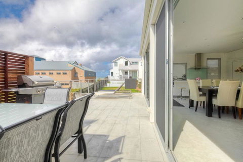 Villa Moyne - Located In A Quiet Cul De Sac And Designed For Beach Families - Accommodation Search 2