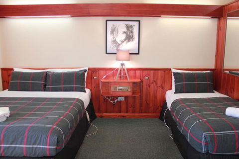 Village Family Motor Inn - Accommodation Search 1