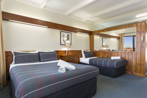 Village Family Motor Inn - Accommodation Search 3