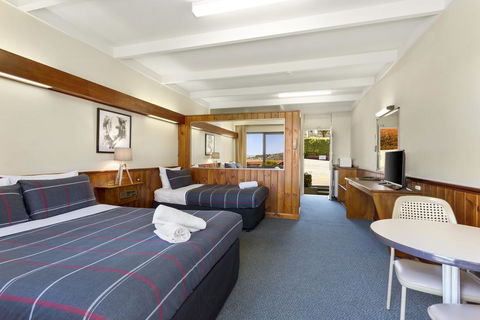 Village Family Motor Inn - Accommodation Search 2