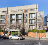 Walk to the MCG The Tan Botanic gardens  train - Accommodation Search