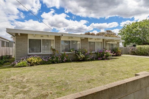 Wander On Bulmer - Accommodation Search 1