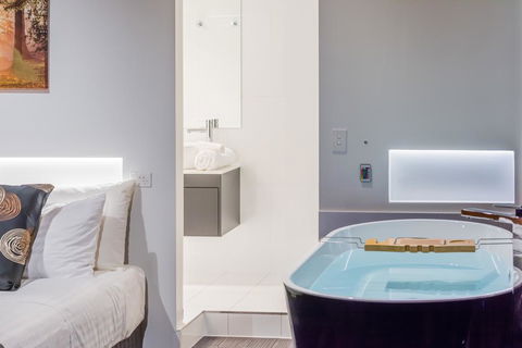 Waterfall Springs Retreat - Accommodation Search 0