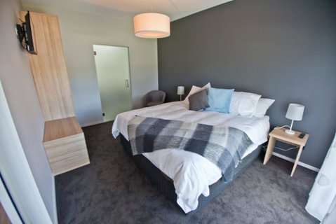 Waterfront Apartments - Accommodation Search 3