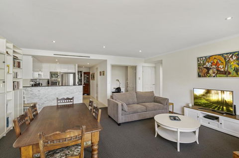 Waterfront Resort Living With Space For The Family - Accommodation Search 3