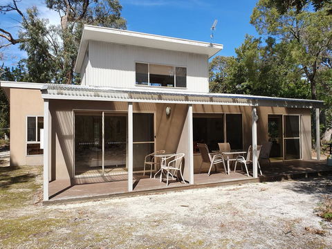 Waterfront Retreat At Wattle Point - Accommodation Search 1
