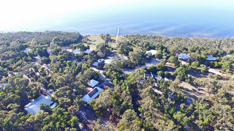 Waterfront Retreat At Wattle Point - Accommodation Search 0