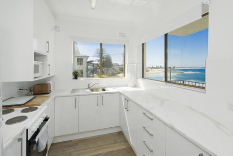 Waterfront Unit, Unit 2 - Accommodation Search 3
