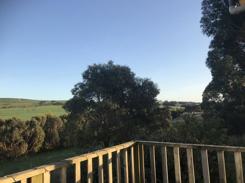 Hillâ€™s Creek Holiday Home - Accommodation Search 12