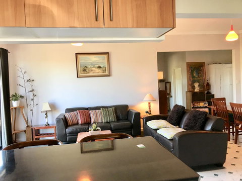 Hillâ€™s Creek Holiday Home - Accommodation Search 7