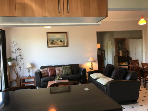 Hillâ€™s Creek Holiday Home - Accommodation Search 0