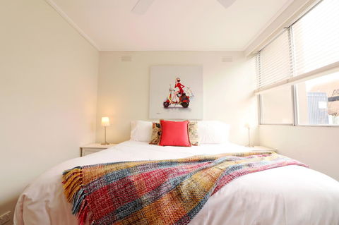 Colour Pop Fitzroy - 3 Bedroom Pet Friendly - Accommodation Search 10